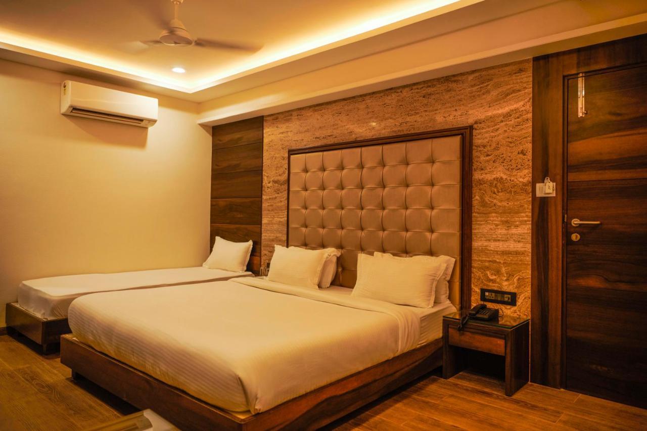 The Atithi Niwas Hotel Indore Exterior photo